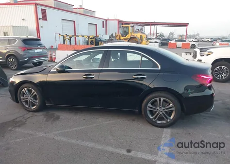 2020 Mercedes-Benz A 220 z USA, uszkodzony, nr VIN W1K3G4EB1LJ223498